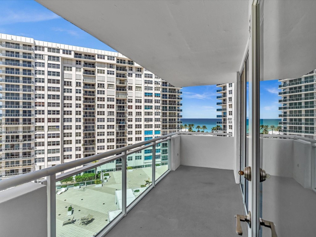 3001 S Ocean Dr 943