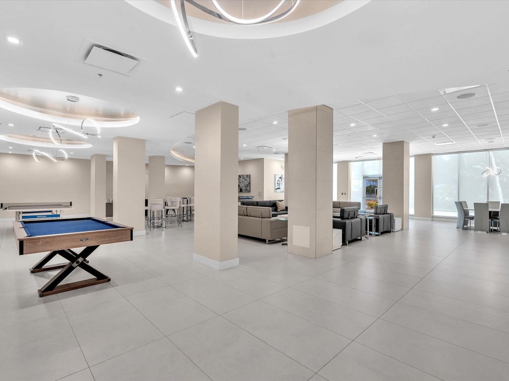 3001 S Ocean Dr 943