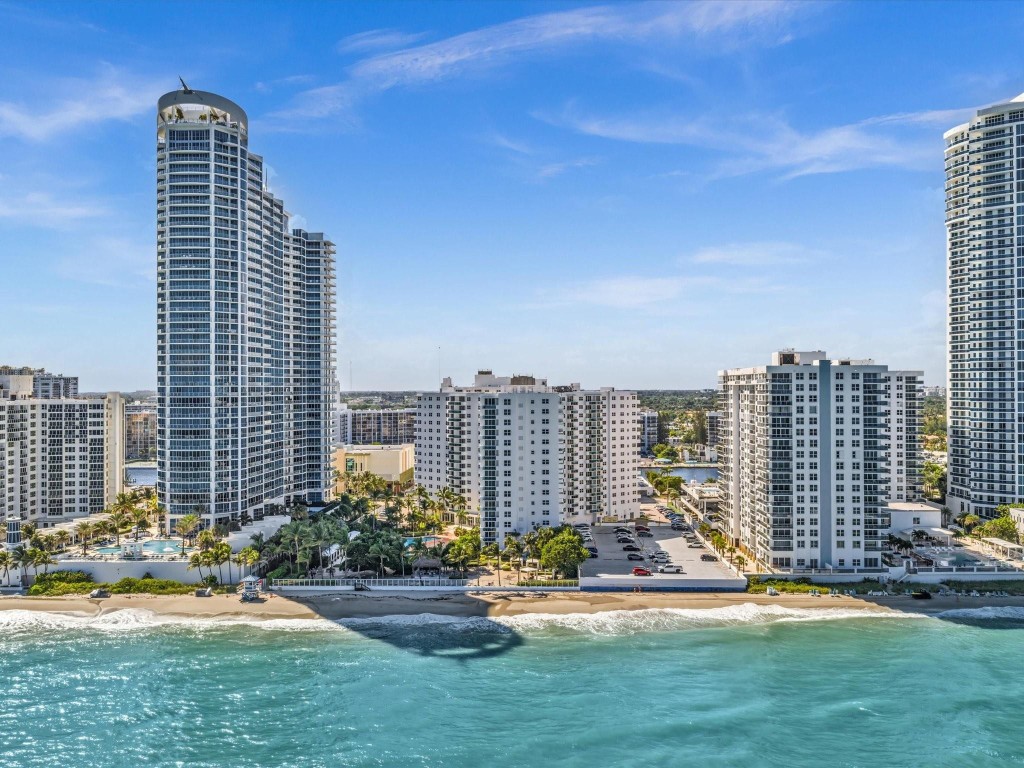 3001 S Ocean Dr 943