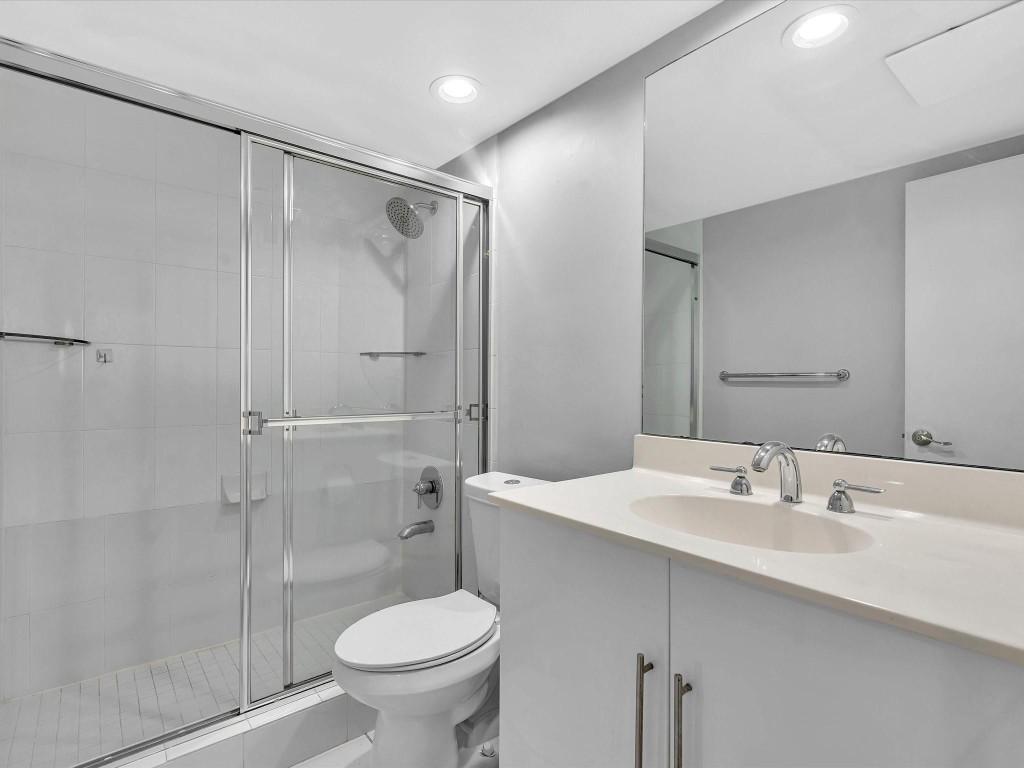 3001 S Ocean Dr 943