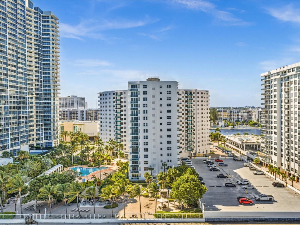 3001 S Ocean Dr 943
