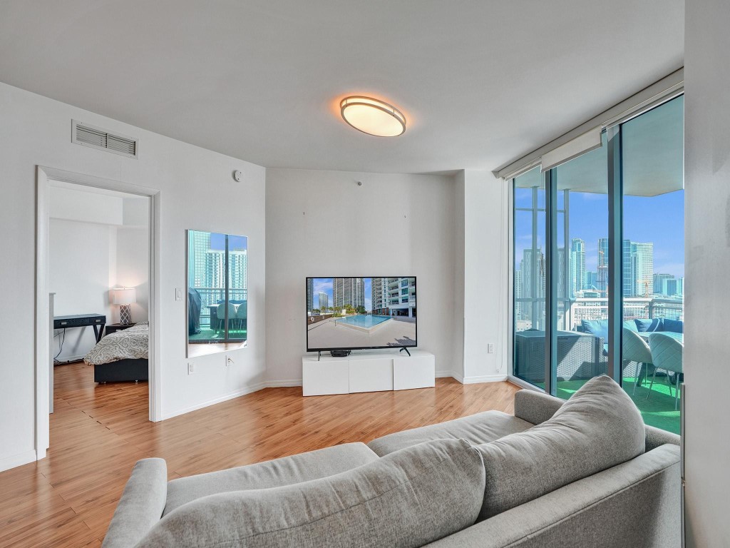 350 S Miami Ave 2805