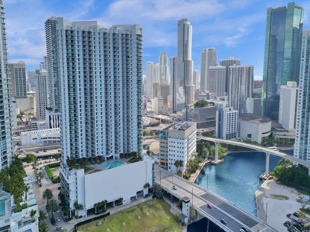 350 S Miami Ave 2805