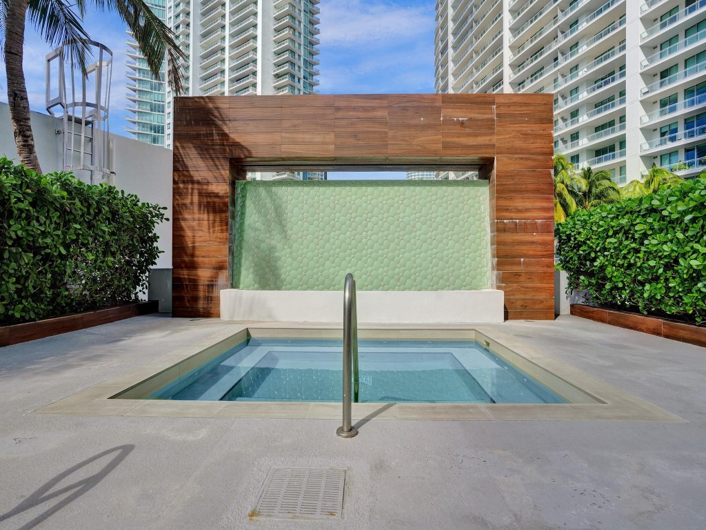 350 S Miami Ave 2805