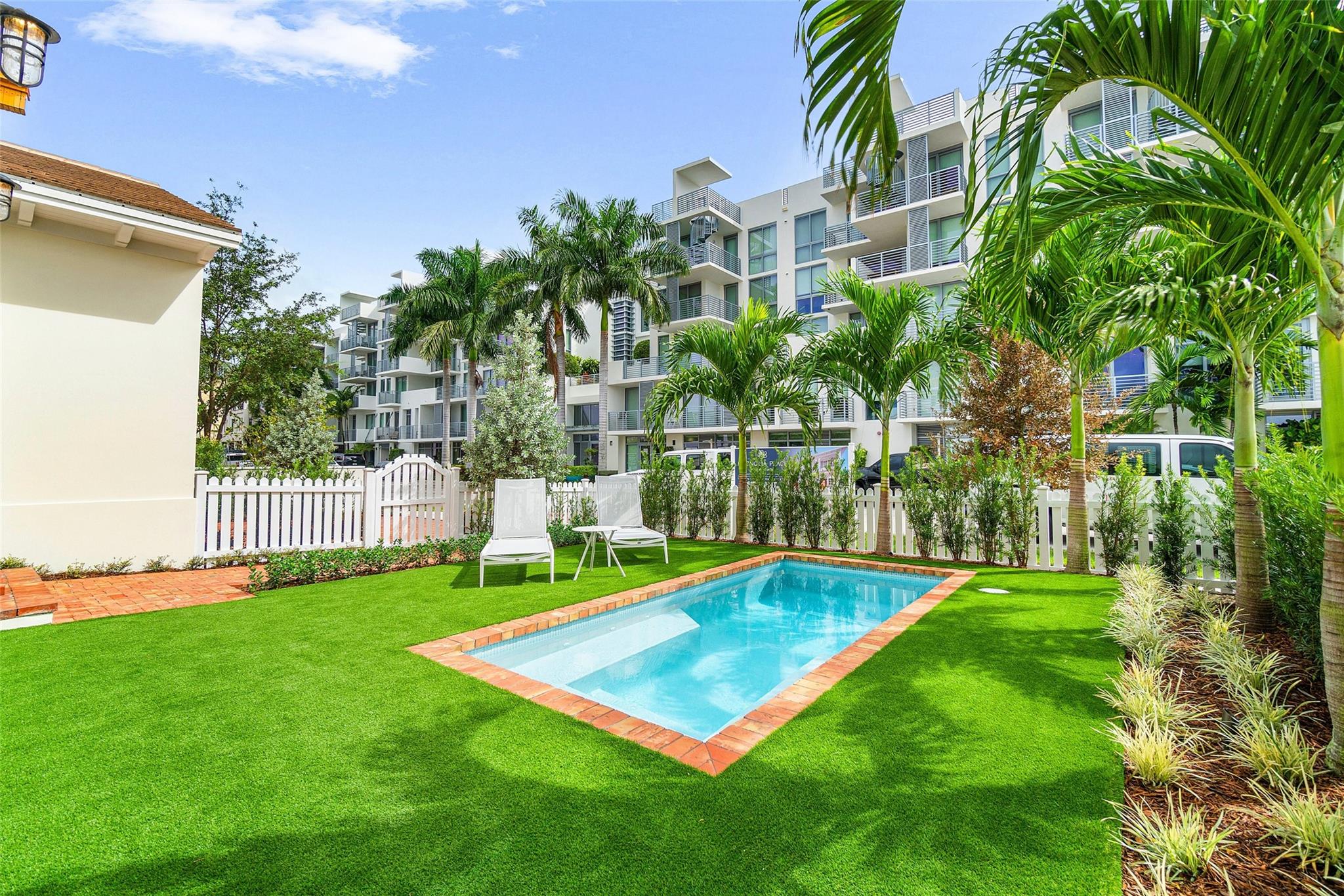 136 SE 1st Ave | Magnolia Place Downtown | Delray Beach