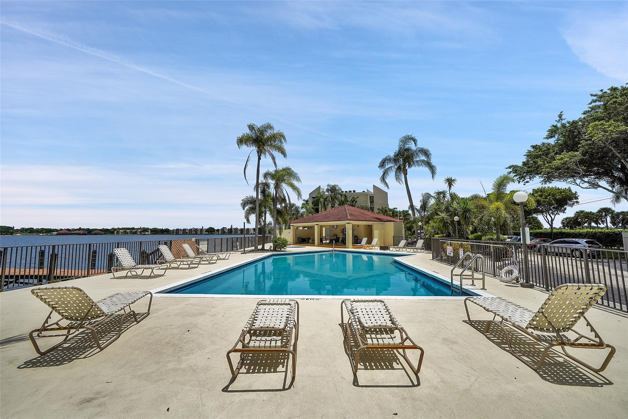 116 Lake Emerald Drive 401