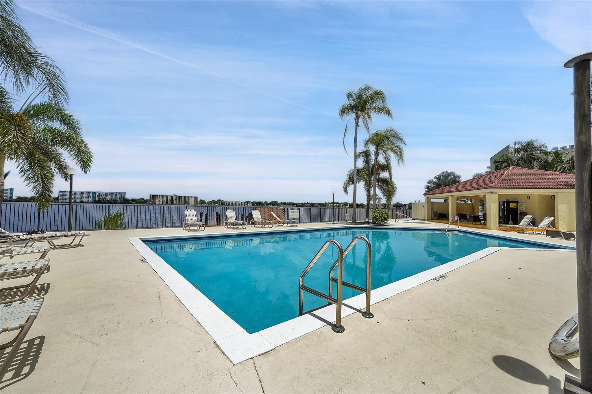 116 Lake Emerald Drive 401