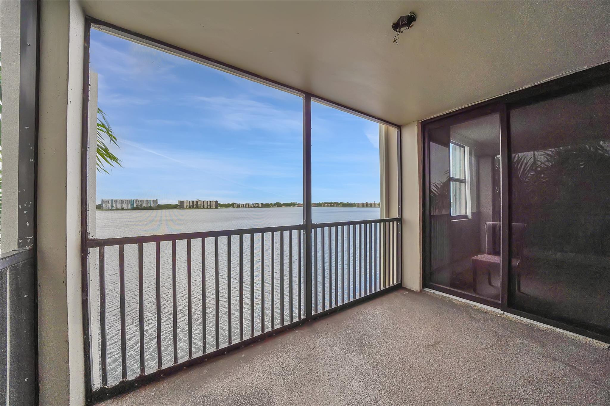 116 Lake Emerald Drive 401