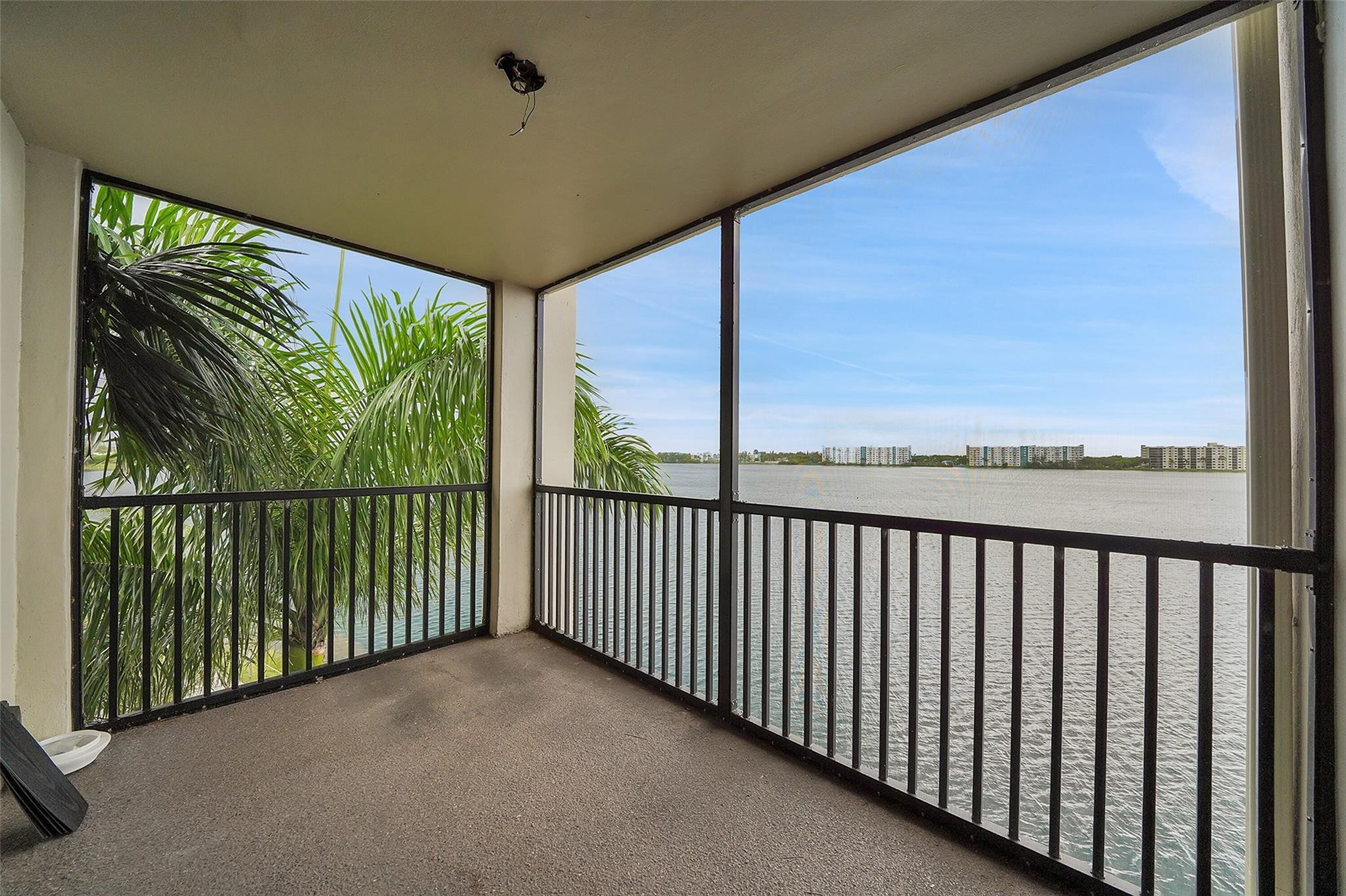 116 Lake Emerald Drive 401
