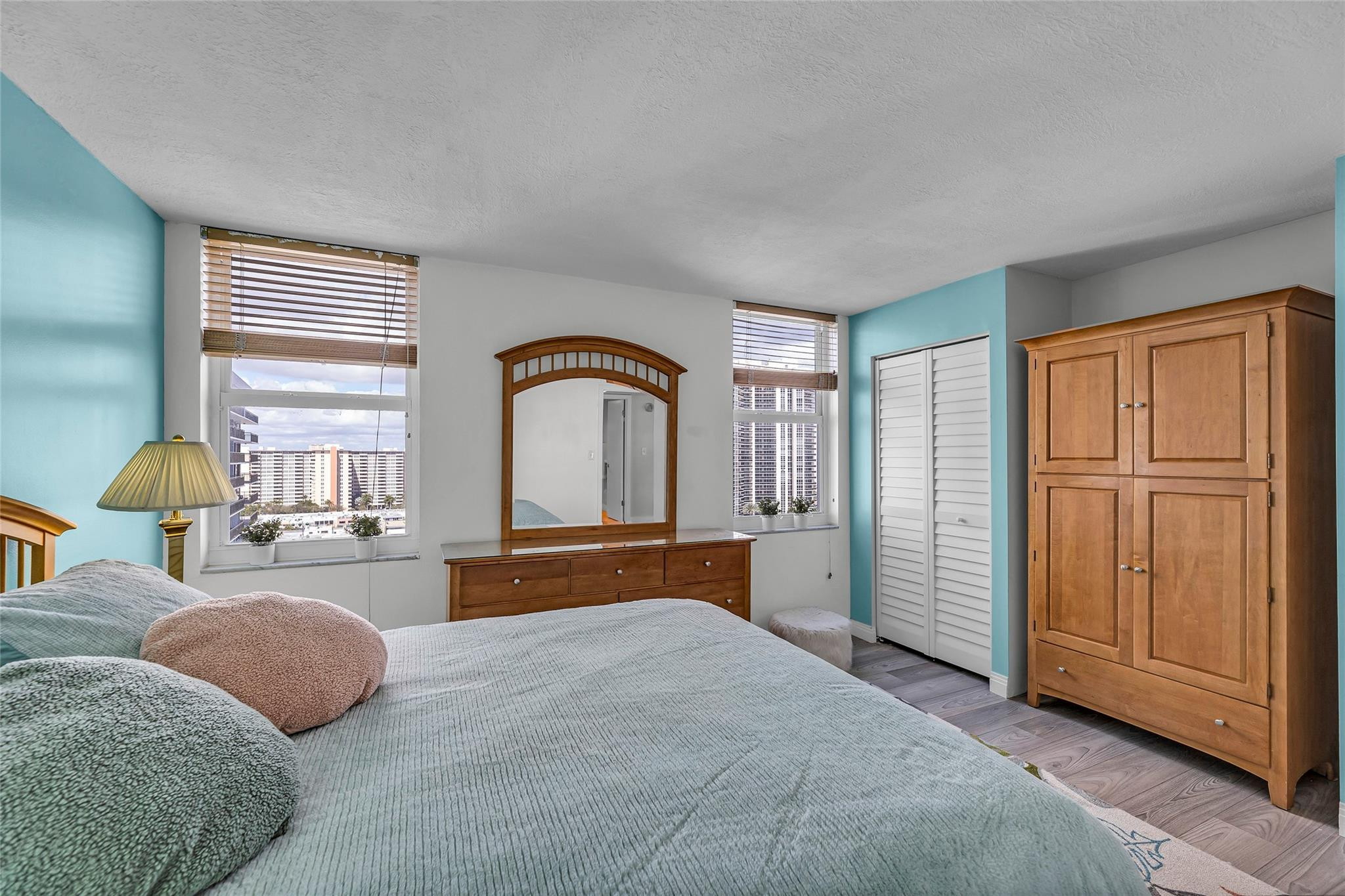 3015 N Ocean Boulevard 15F