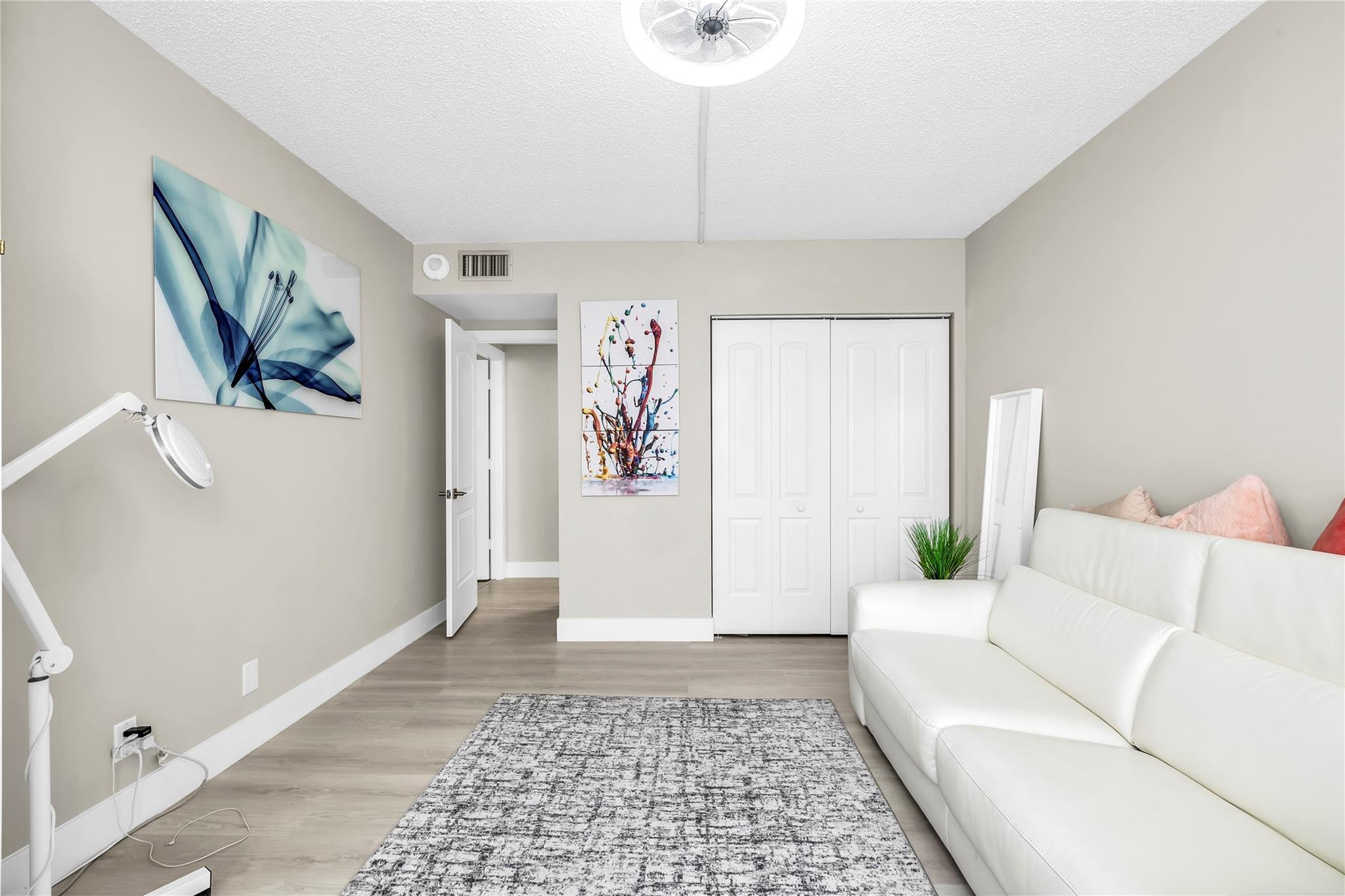 4330 Hillcrest Drive 810