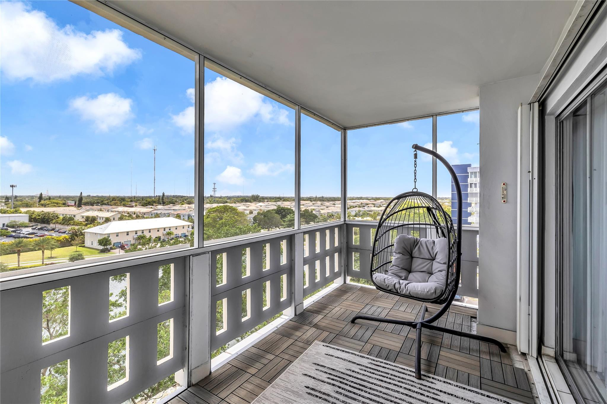 4330 Hillcrest Drive 810