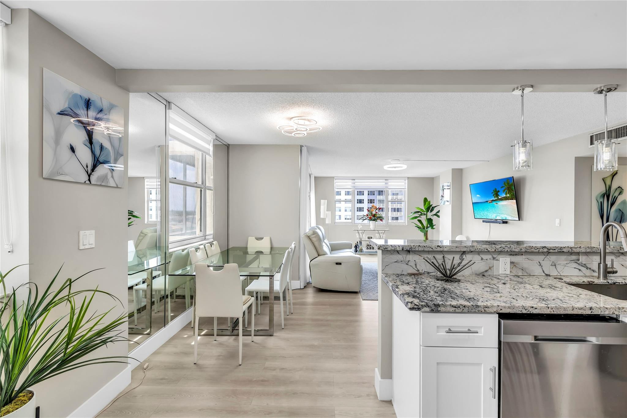 4330 Hillcrest Drive 810