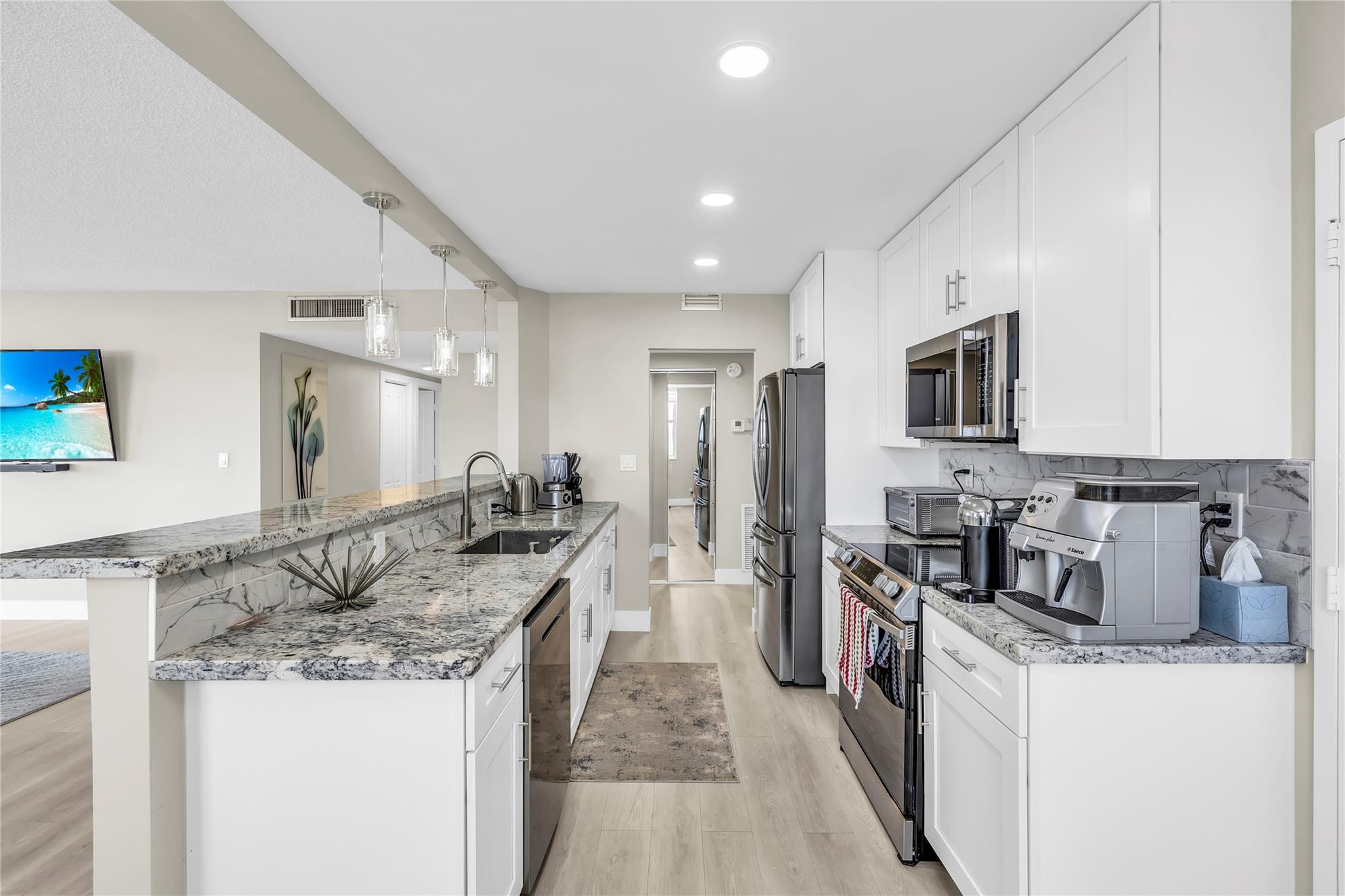 4330 Hillcrest Drive 810