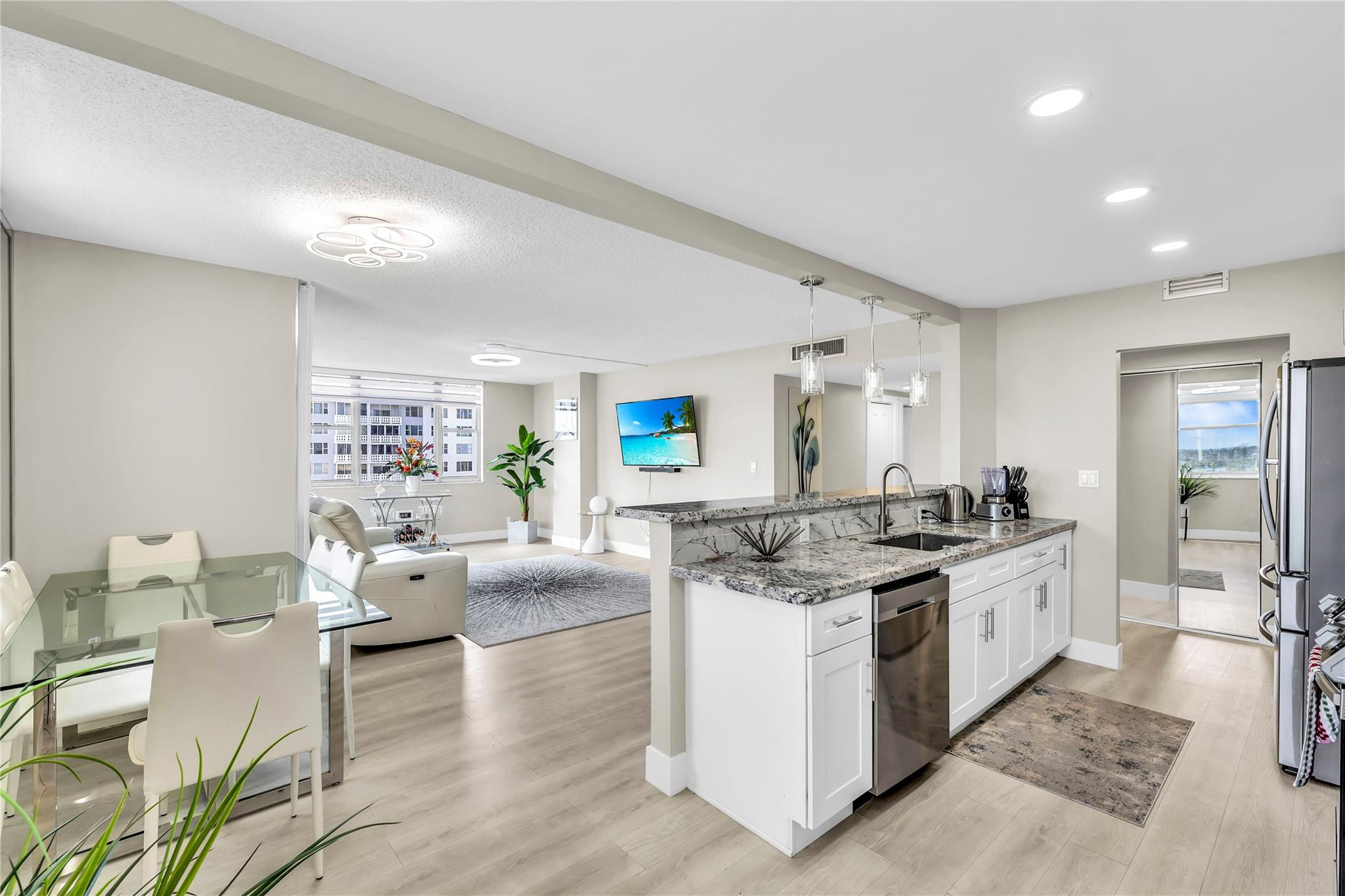 4330 Hillcrest Drive 810