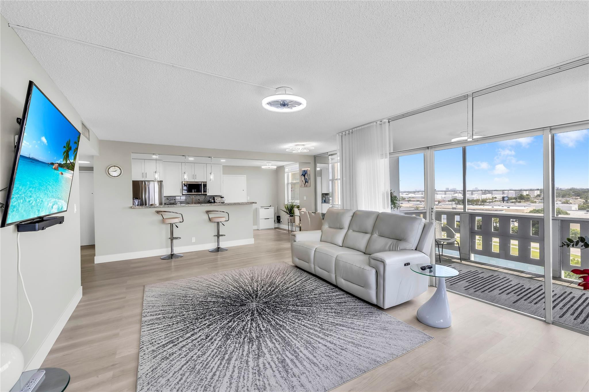 4330 Hillcrest Drive 810