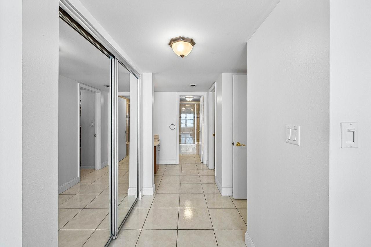 3900 Galt Ocean Dr 1004