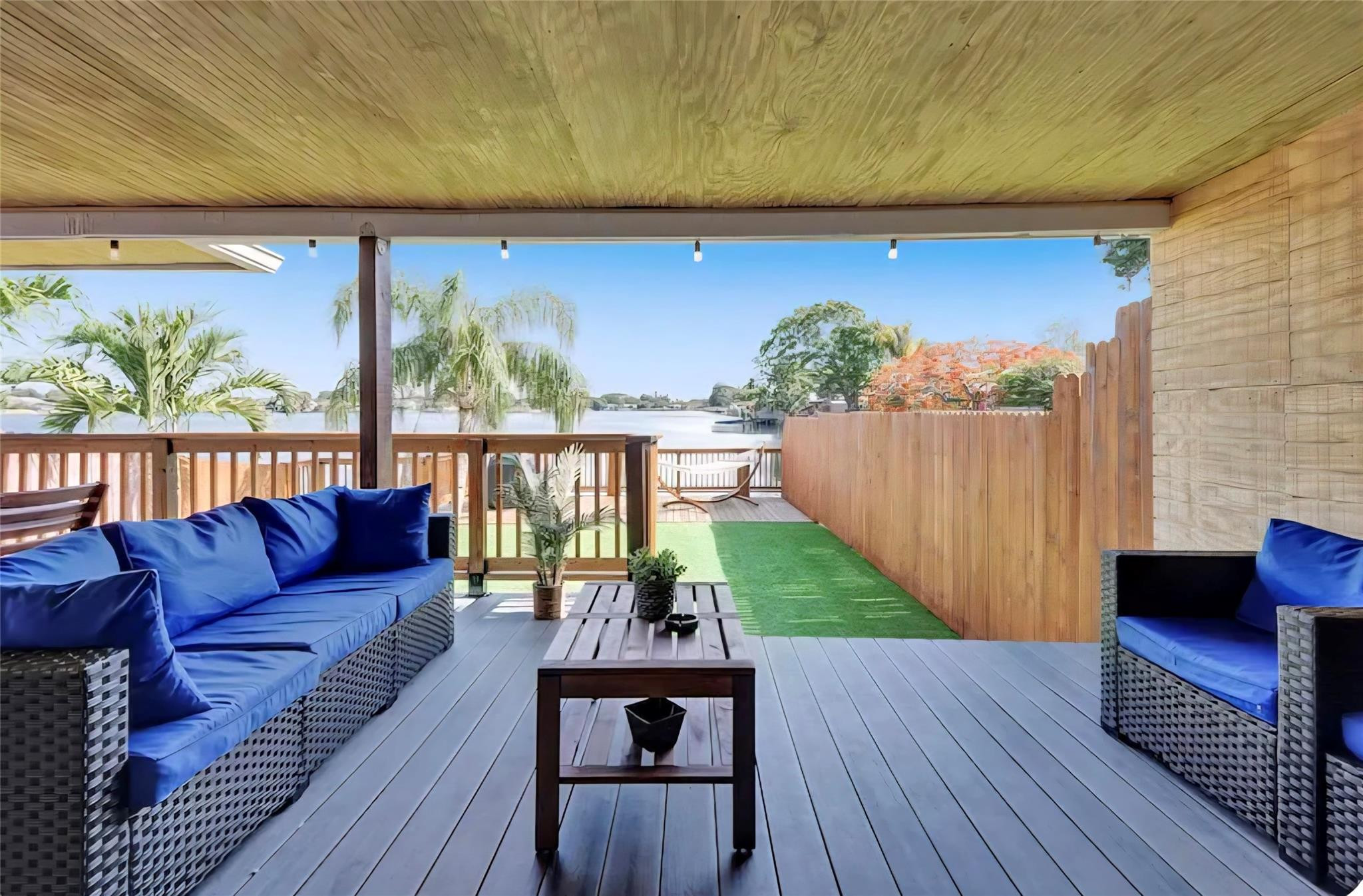 2413 SW 58th Manor