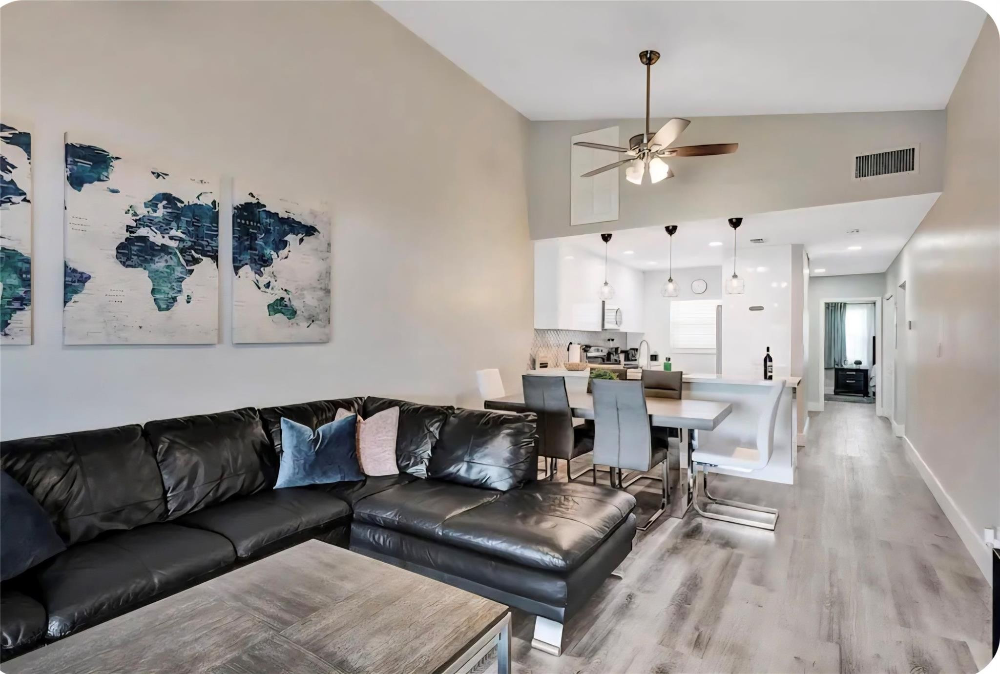 2413 SW 58th Manor