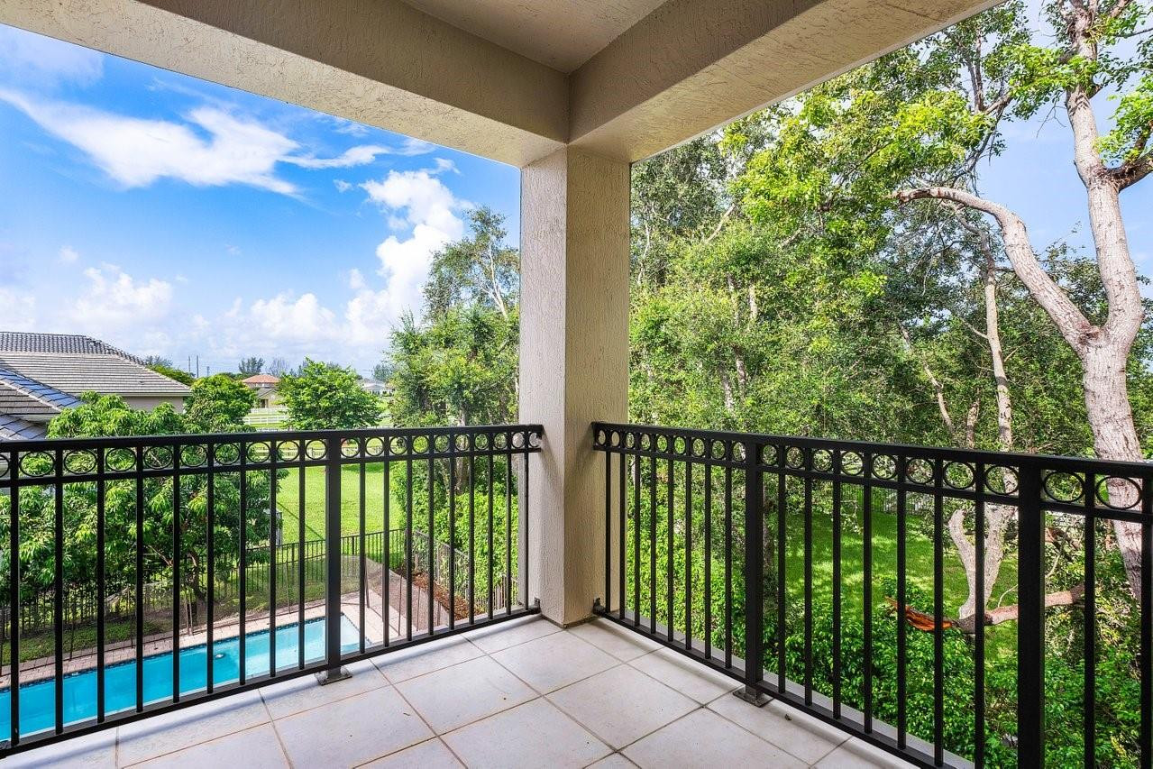 8971 Stone Pier Drive