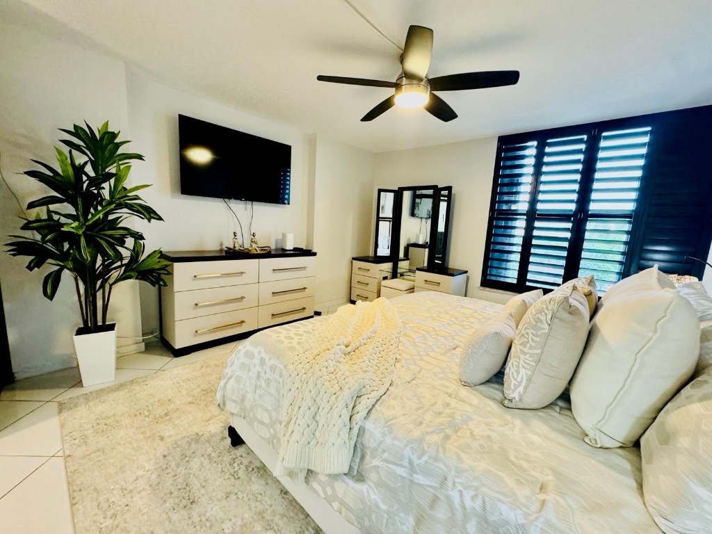 13 Royal Palm Way 5050