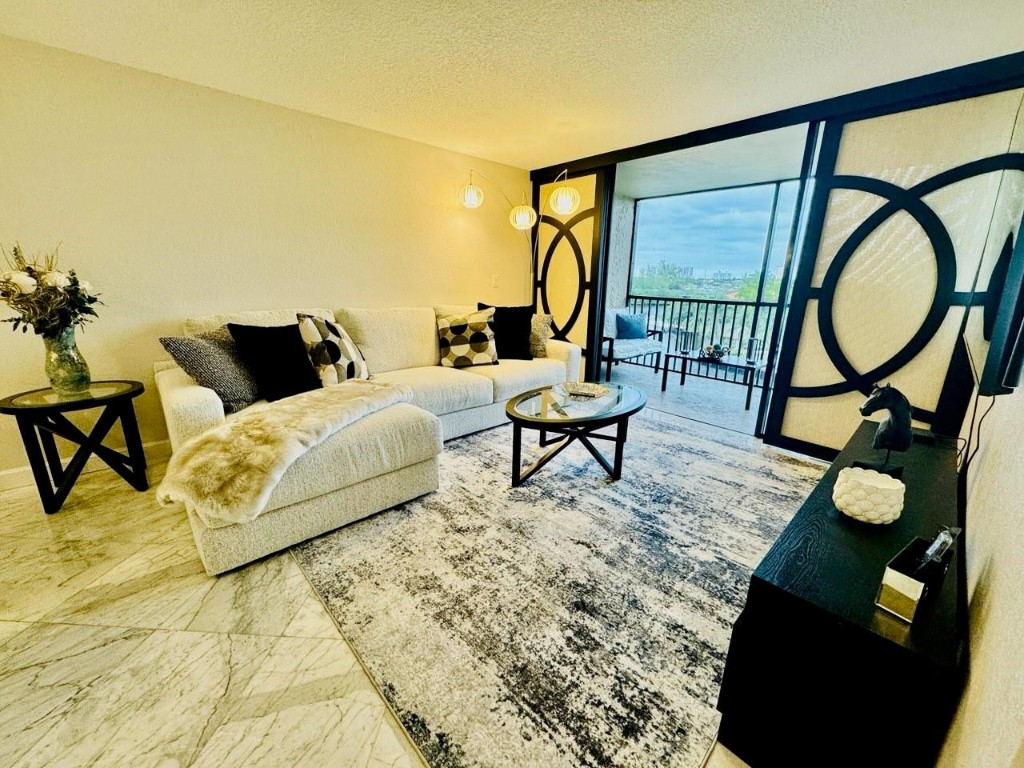 13 Royal Palm Way 5050