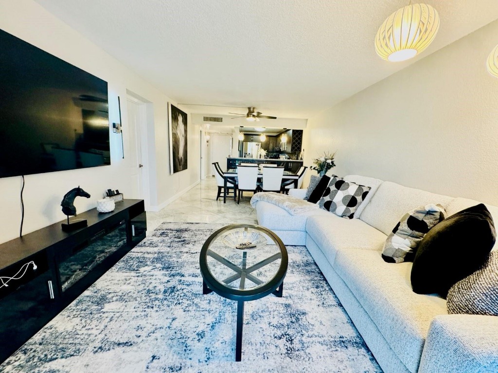 13 Royal Palm Way 5050