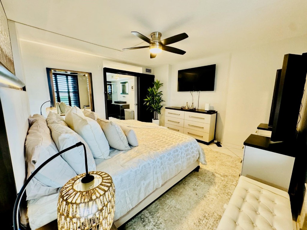 13 Royal Palm Way 5050