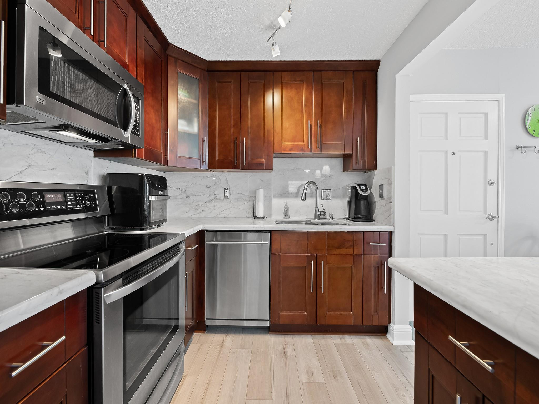 1839 Middle River Drive 105