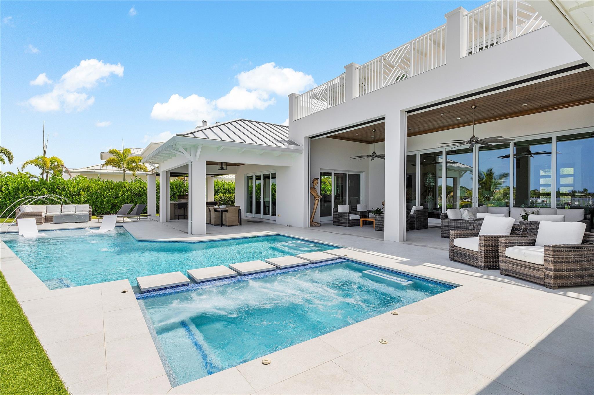 2842 SW Rivers End Way