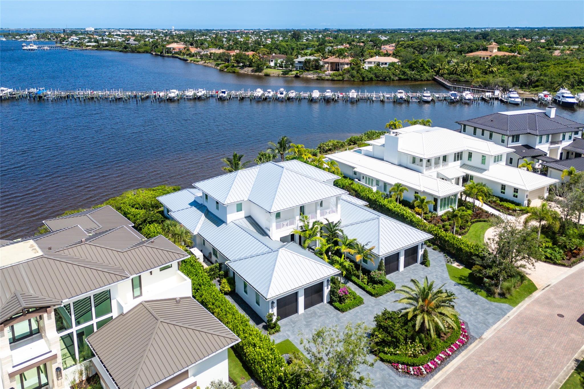 2842 SW Rivers End Way