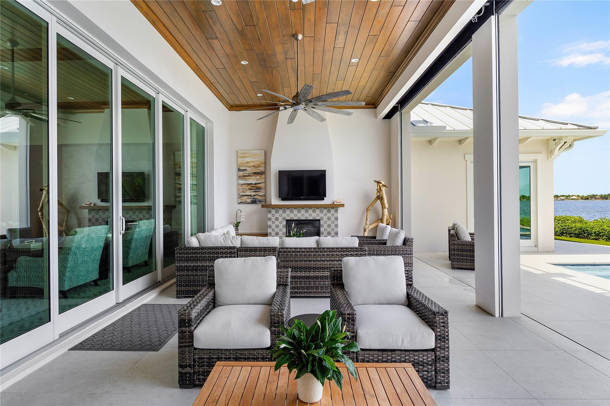 2842 SW Rivers End Way