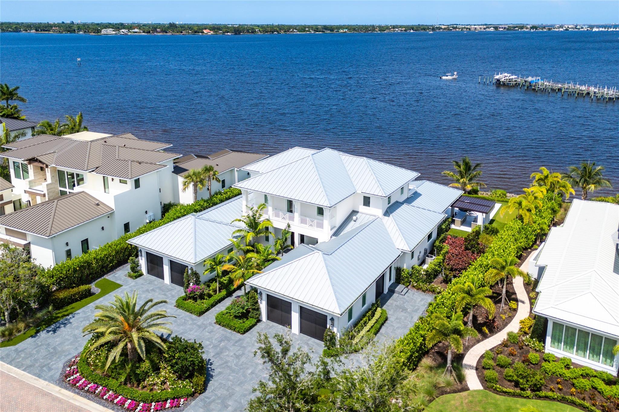 2842 SW Rivers End Way