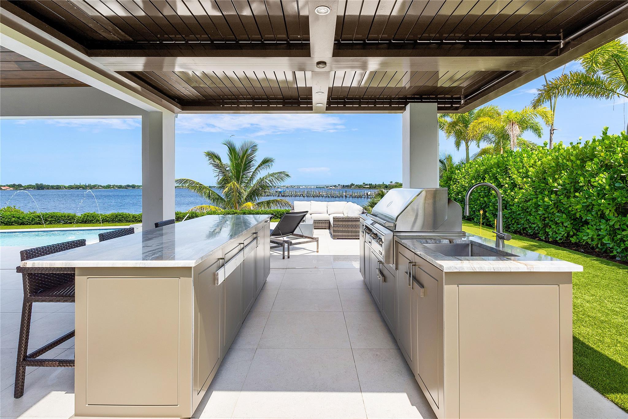 2842 SW Rivers End Way