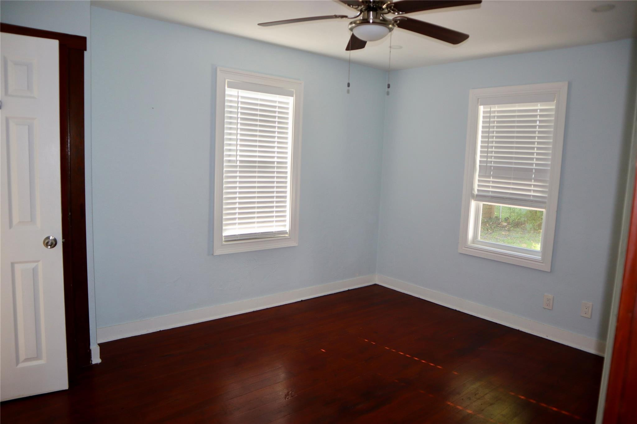 1338 -1384 NE 35th St