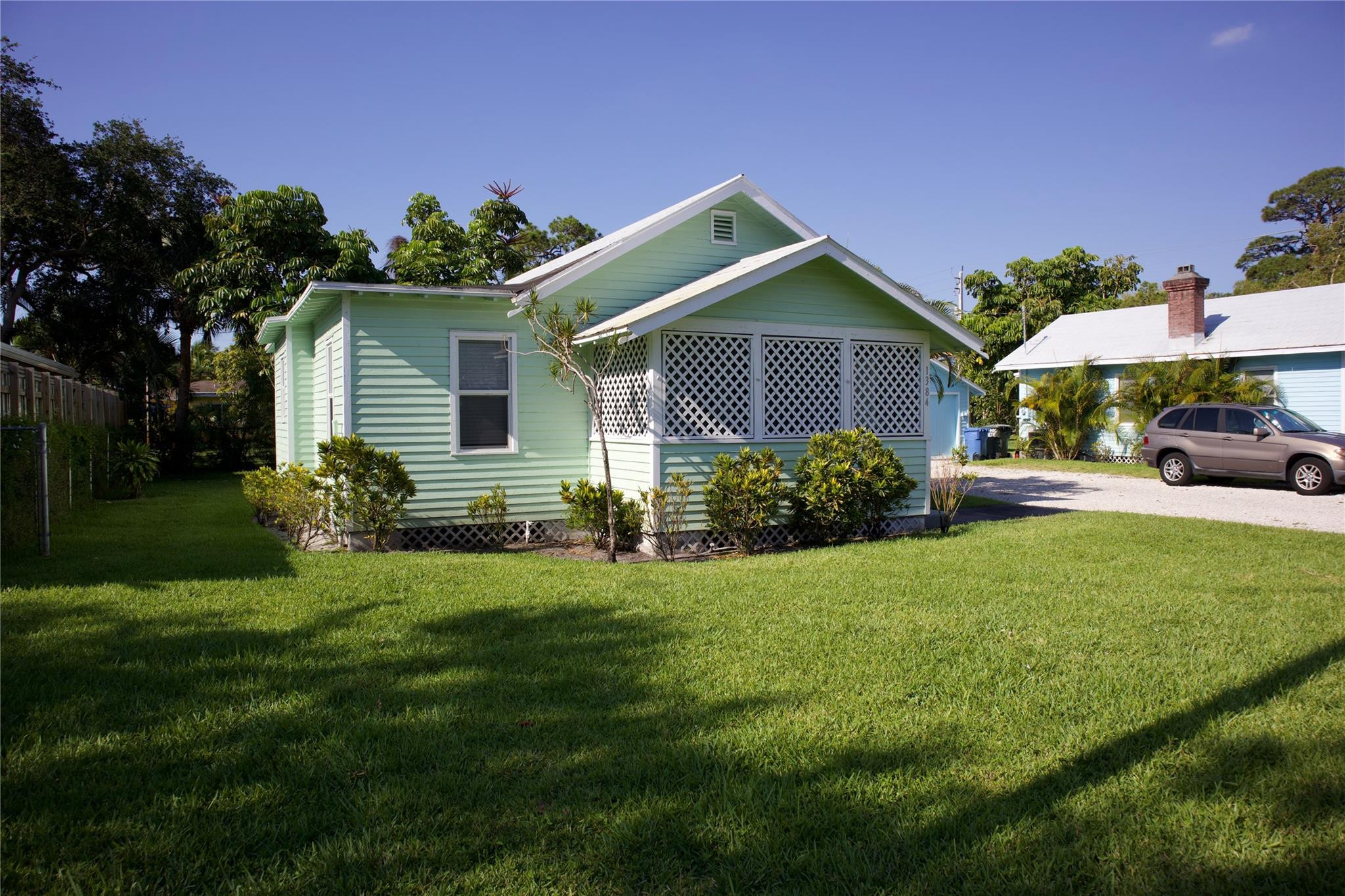 1338 -1384 NE 35th St