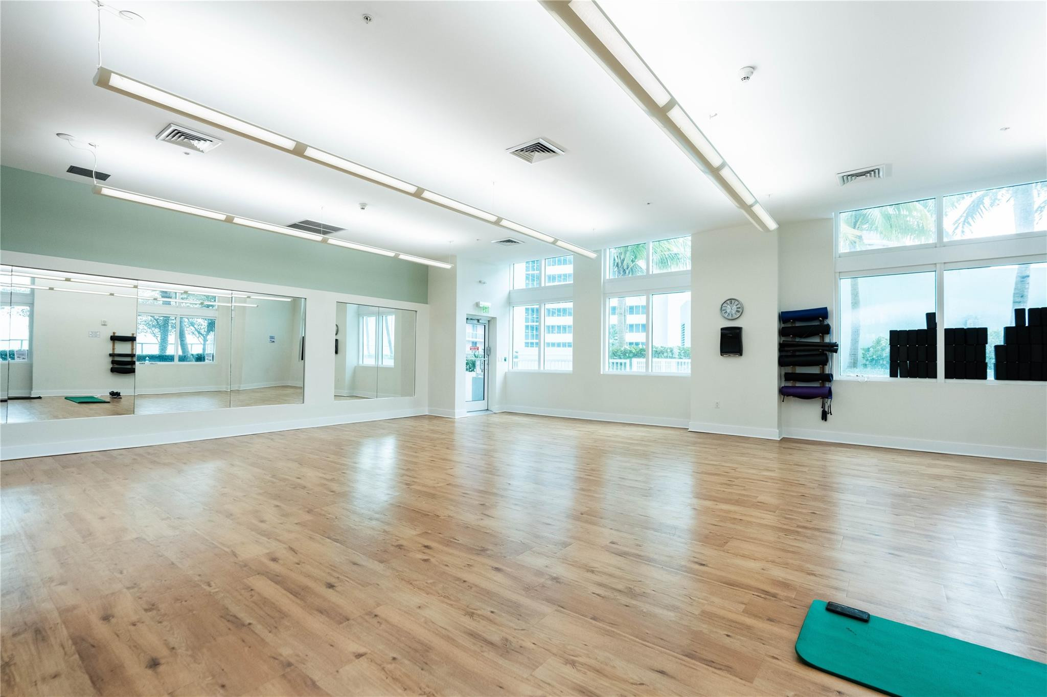 1900 N Bayshore Dr 2312