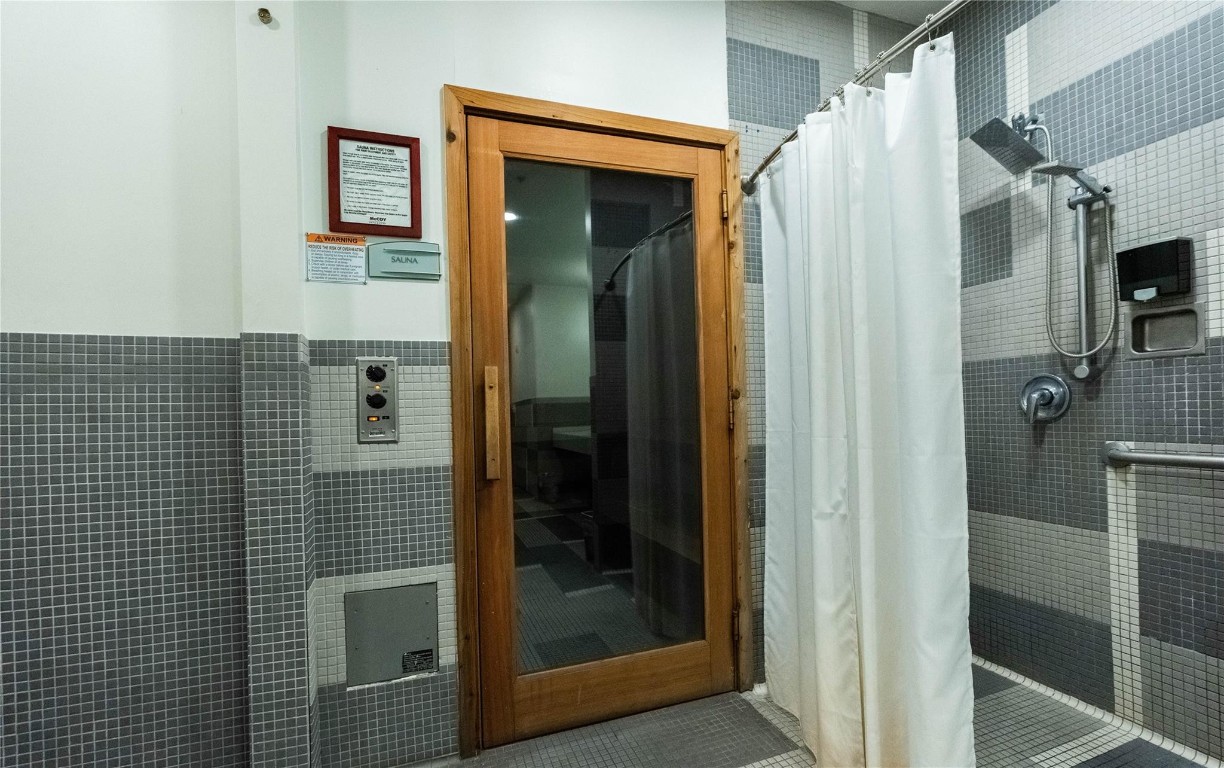 1900 N Bayshore Dr 2312