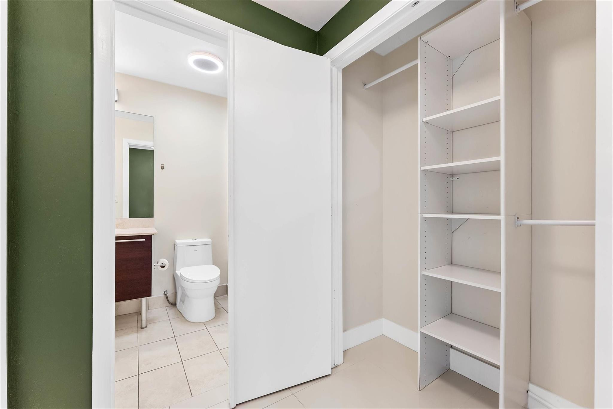 1900 N Bayshore Drive 3702