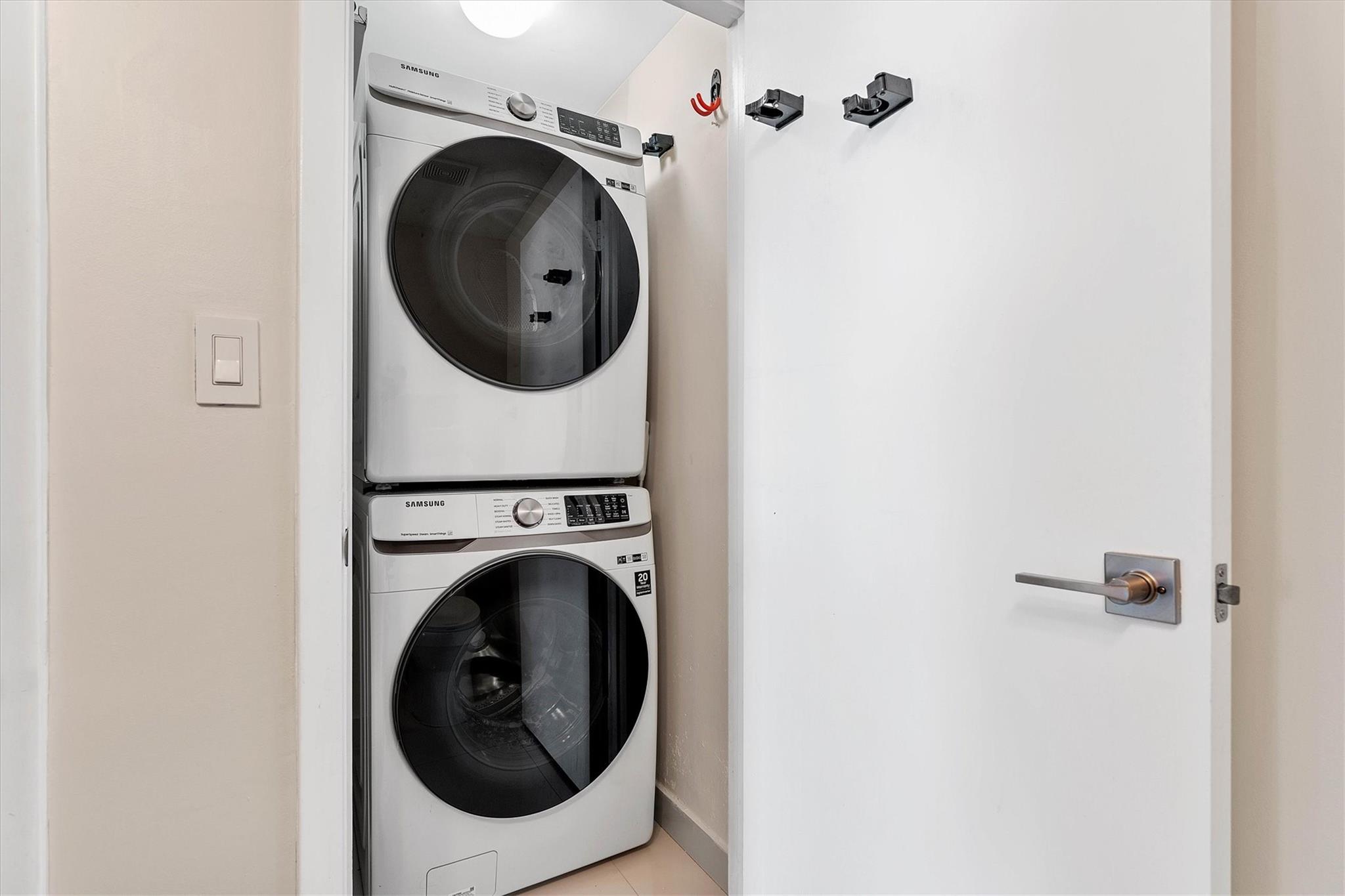 1900 N Bayshore Drive 3702