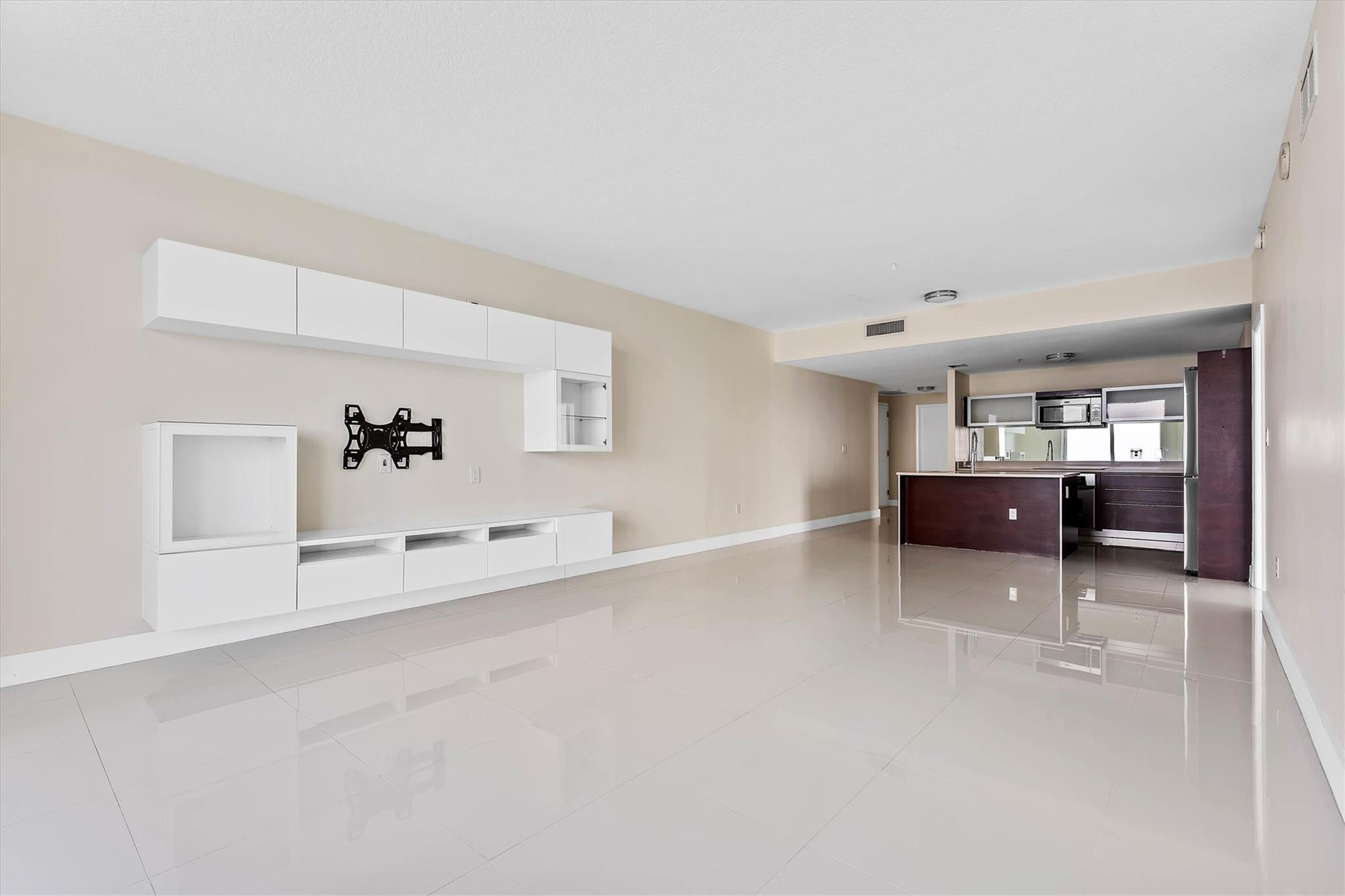 1900 N Bayshore Drive 3702