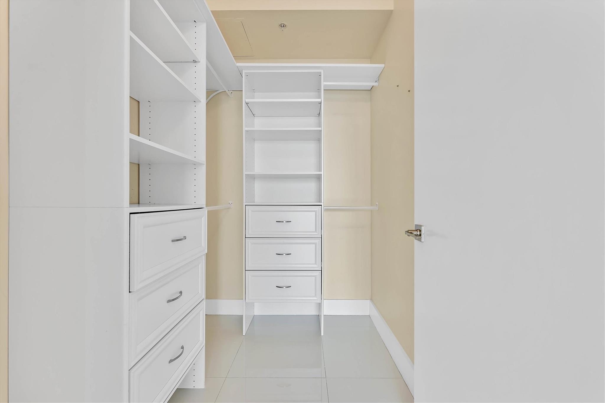 1900 N Bayshore Drive 3702