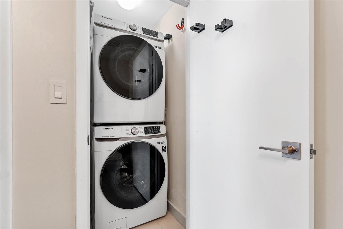 1900 N Bayshore Drive 3702