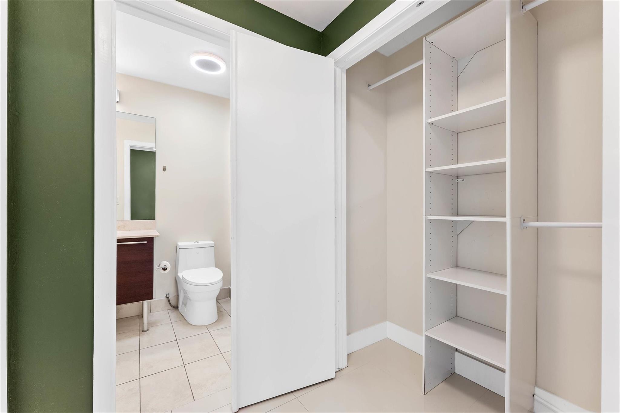 1900 N Bayshore Drive 3702