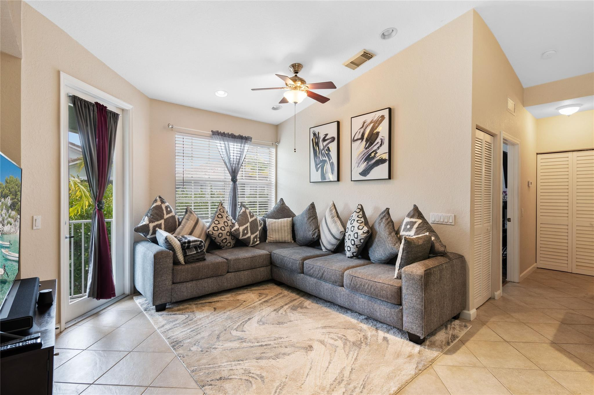 3067 Laurel Ridge Circle