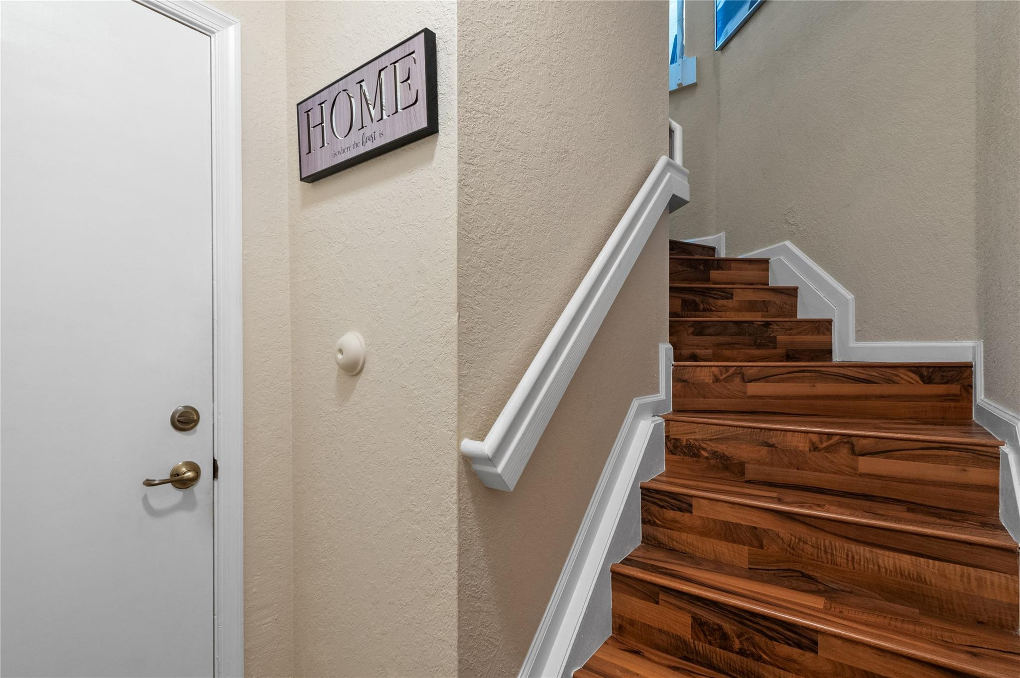 3067 Laurel Ridge Circle
