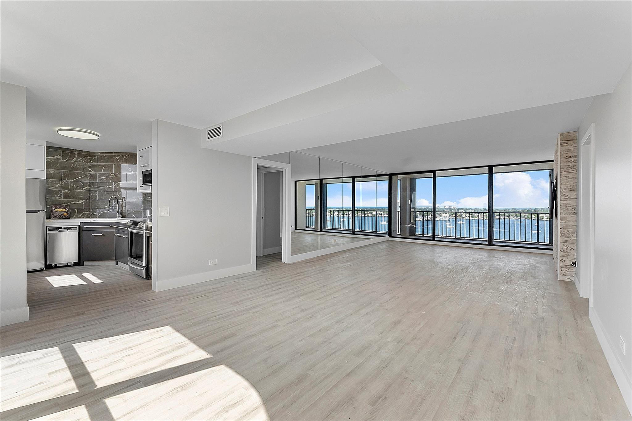 136 Lakeshore Drive T10
