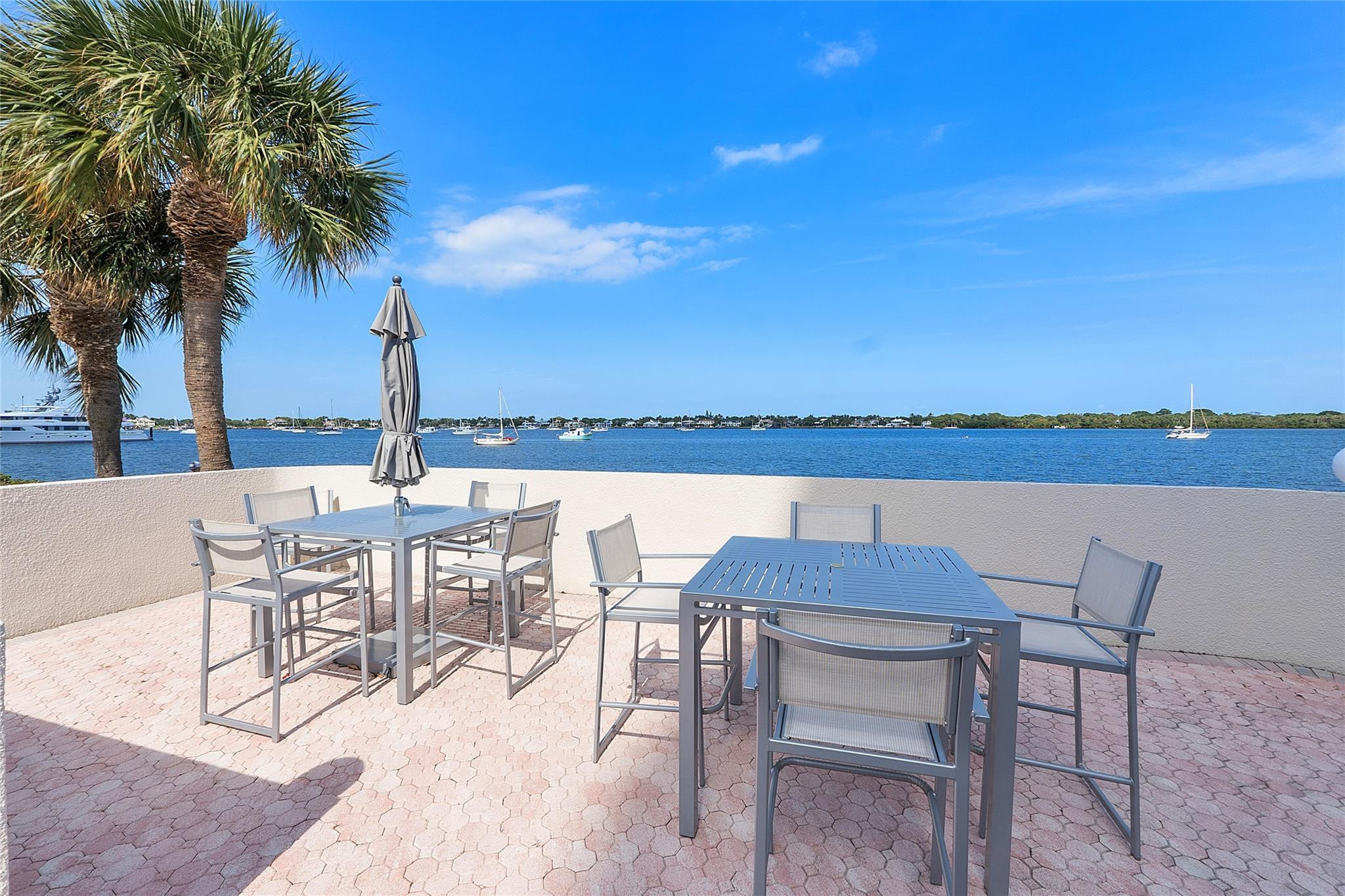 136 Lakeshore Drive T10