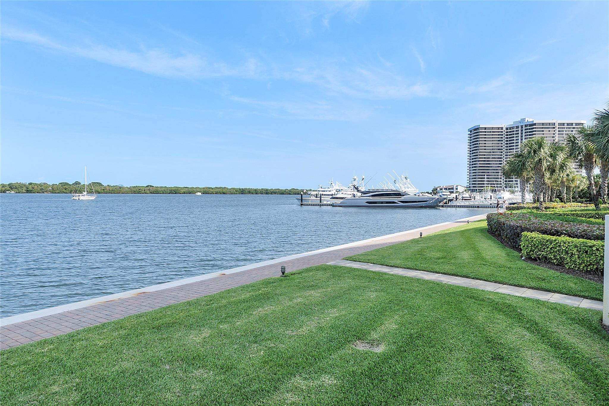 136 Lakeshore Drive T10