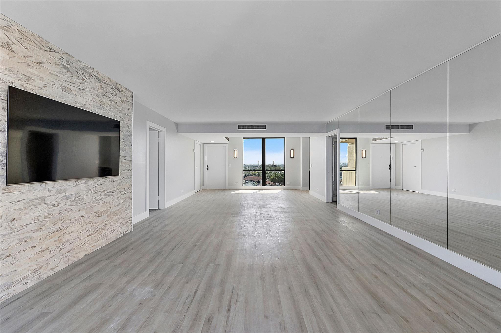 136 Lakeshore Drive T10